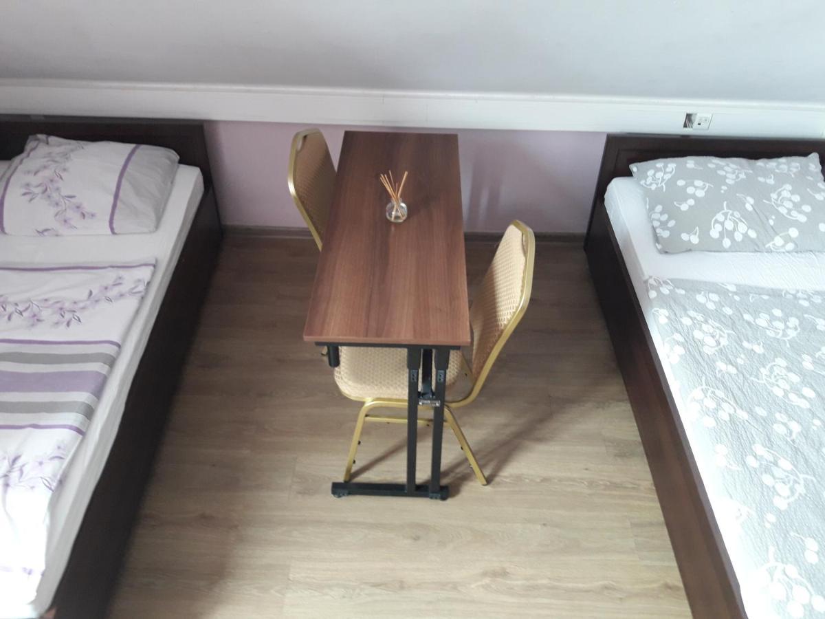 Hostel Palacyk ビィドゴシュチュ エクステリア 写真